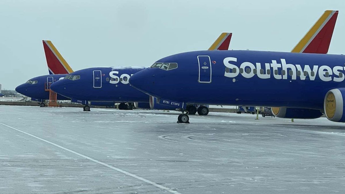 Boneyardsafari's tweet image. It’s a cold day in Dallas! #737 #lovefield #kdal #swa #aviationsafari #boneyardsafari