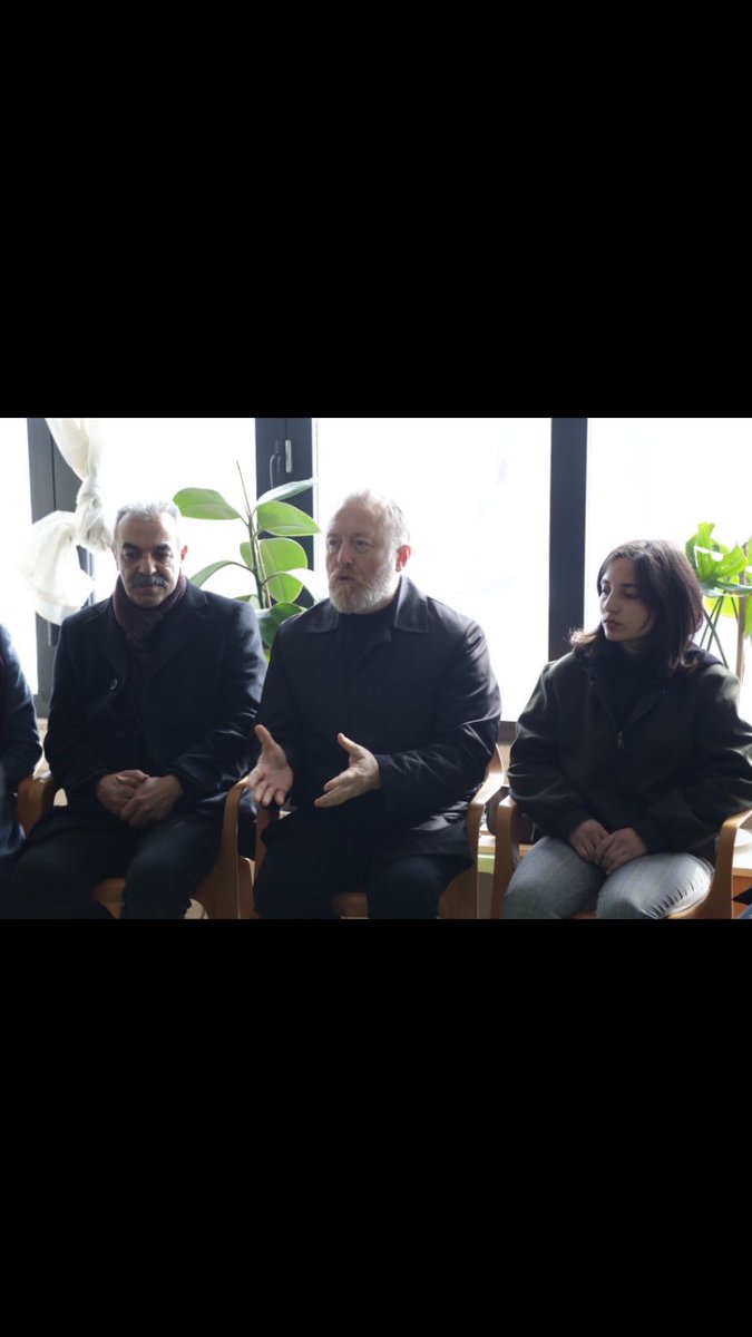 Bugün derneğimizde HDP Wan milletvekili <a href="/SezaiTemelli/">Sezai Temelli</a> ‘nin katıldığı gençlik buluşmasını derneğinizde gerçekleştirdik. 
Yeni Süreç üzerine gençliğin önce gücü ve dinamizmiyle değerlendirmelerde bulunduk. 

#gençbaşladıkgençbaşaracağız ✌️
@wanhdpgenc 
@DOmeclisi