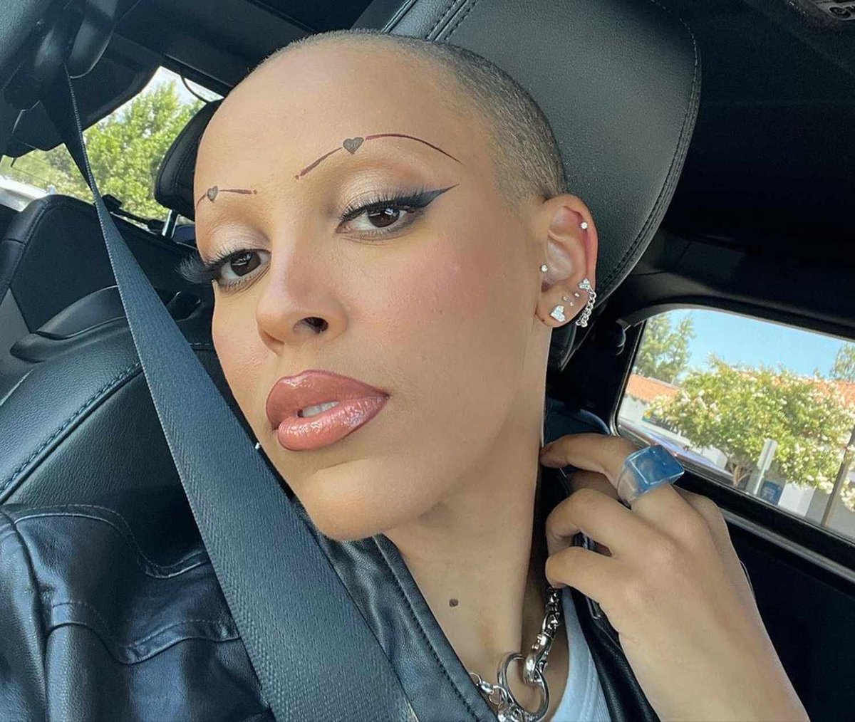 PopBase's tweet photo. Doja Cat says the comments comparing her shaved head to Britney Spears disturbed her on Britney’s behalf:

“It’s so incredibly disrespectful for people to be minimizing what Britney went through and make a joke out of something that was very serious and a big deal in her life.” https://t.co/IzUFIovXhQ