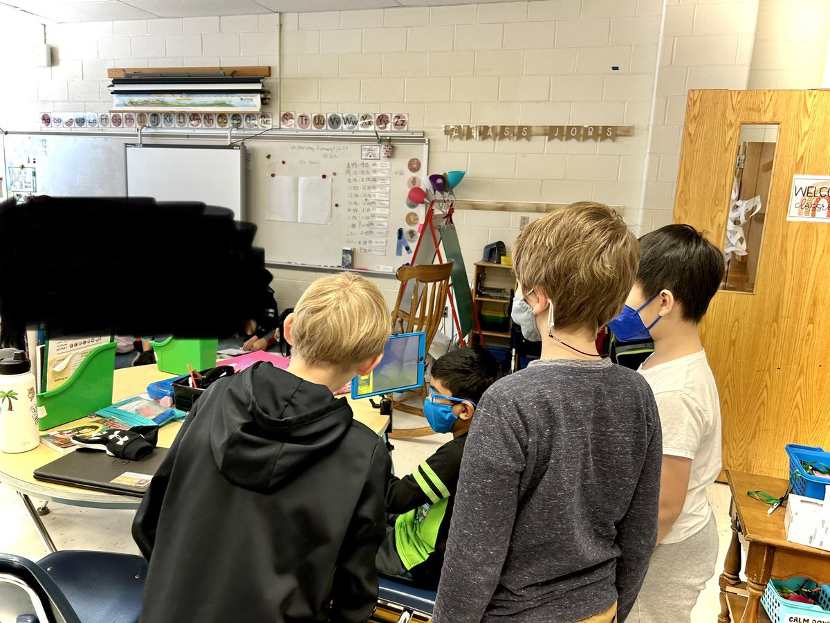 ATS_FCPS's tweet image. Good feeling of the day…when you have a new gadget and everyone wants to see what it is all about. #inclusion #VisionSupport #atstph @ohesnews