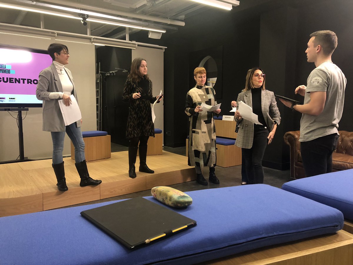 iandradega's tweet photo. Últimos minutos de repaso compartido antes de comenzar el encuentro en Madrid de #LaEscuelaloPrimero 2 con la emoción a flor de piel. ¡Nos vemos en breve con #gamificación #cocreación #cineyeducación!
@Cotec_Innova @CPRamiroSolans @escuela21org @azuvazgut #LELP https://t.co/no6F7gZAFs