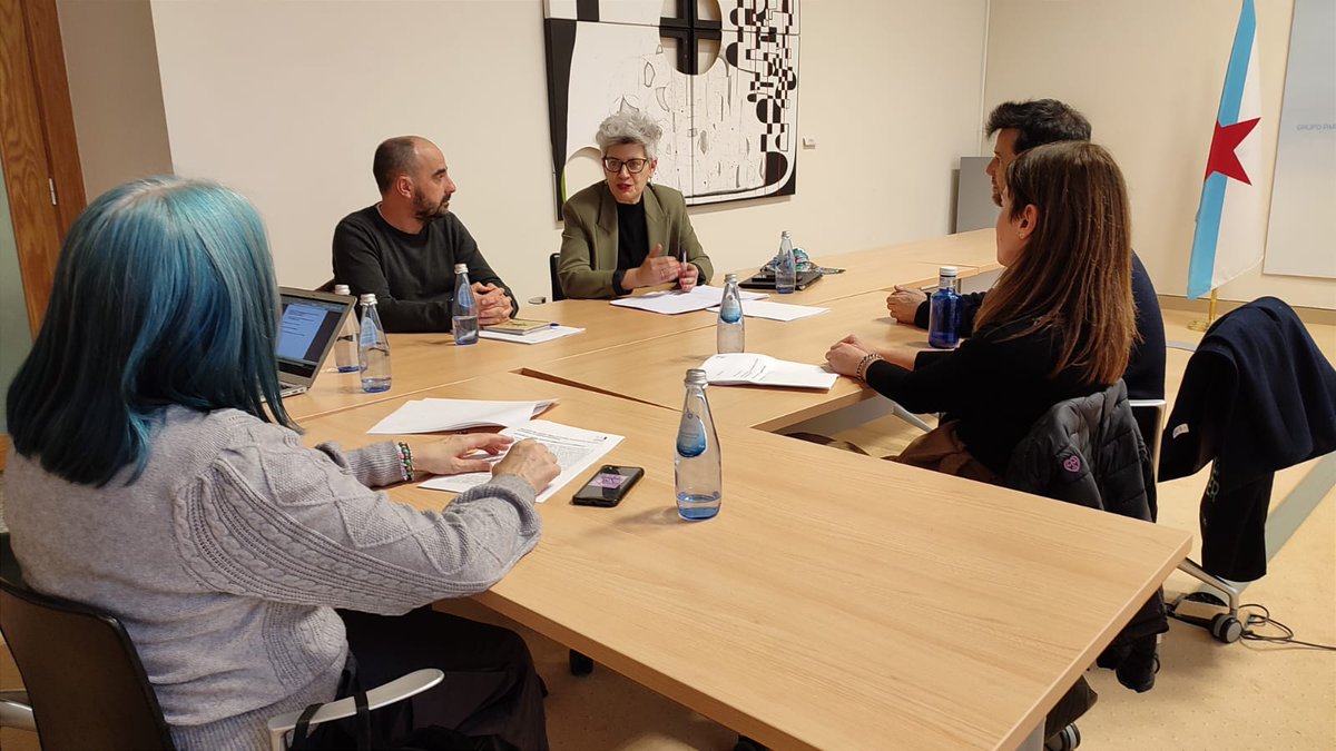 proxecta_'s tweet photo. #Proxecta reuniuse cos grupos políticos con representación no @Par_Gal para poñer en valor o impacto social, económico e cultural dos festivais e mostras de #cinema e #audiovisual galegos e trasladarlles as nosas demandas: maior orzamento e protagonismo na axenda #cultural. https://t.co/WBLDrlDuVR