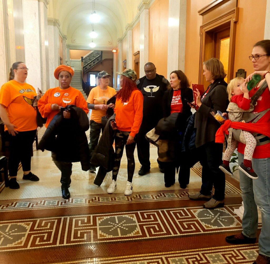 MichelleLeeHeym's tweet photo. My 3 kids were on lockdown during Sandy Hook, when I was a young mom fearing for their life.  Gun violence traumatizes in many different ways.  Shannon’s story ultimately brought me into this fight to end gun violence.  I’ll never stop.
#GVSurvivorsWeek 
@MomsDemand https://t.co/voSa19u1Lk
