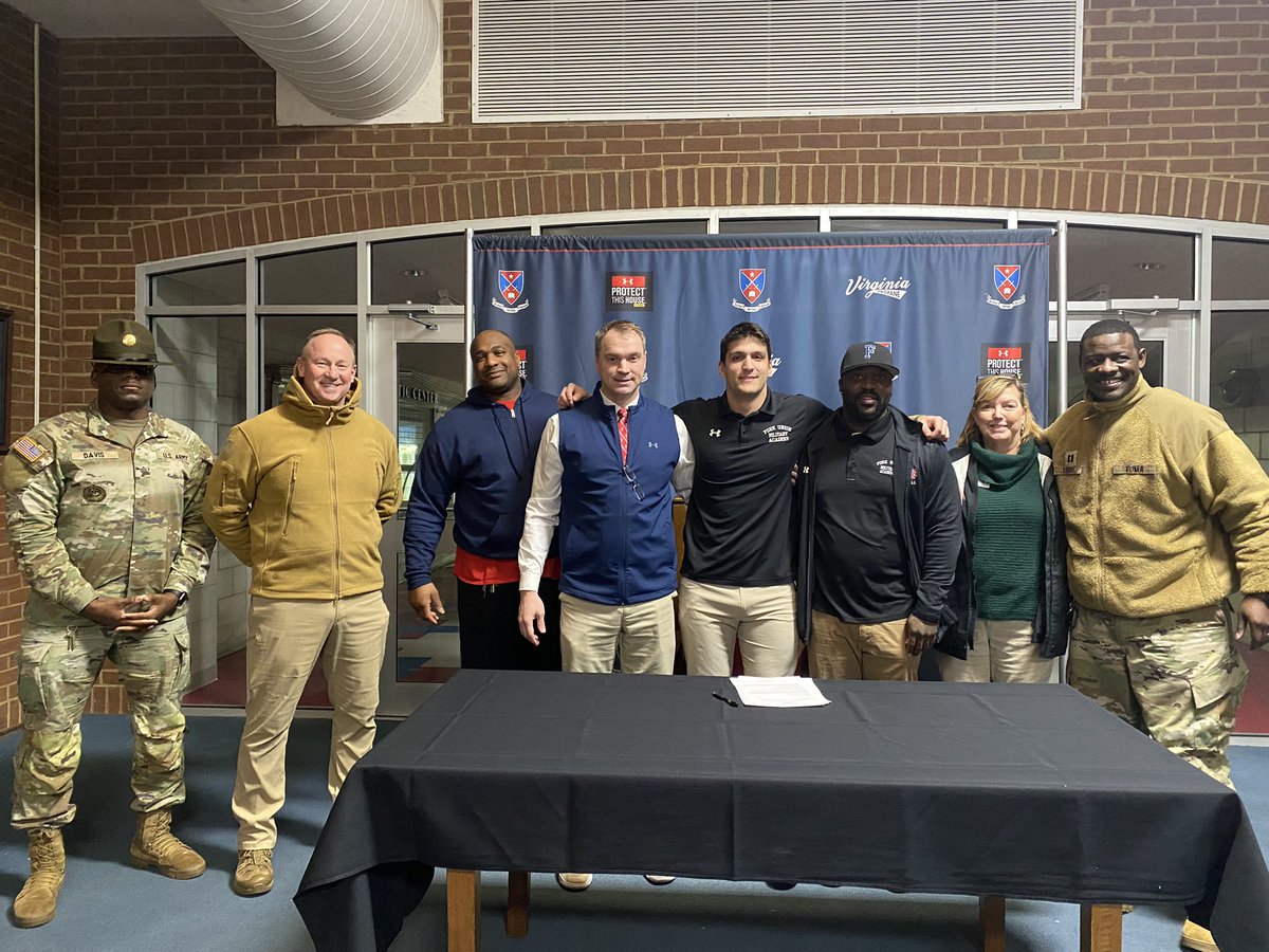 FUMAAthletics's tweet photo. Congratulations to @NickPetrillo18 who signed with @SUUFB_ this morning 👏

#GoFUMA https://t.co/MwvONGpRSG