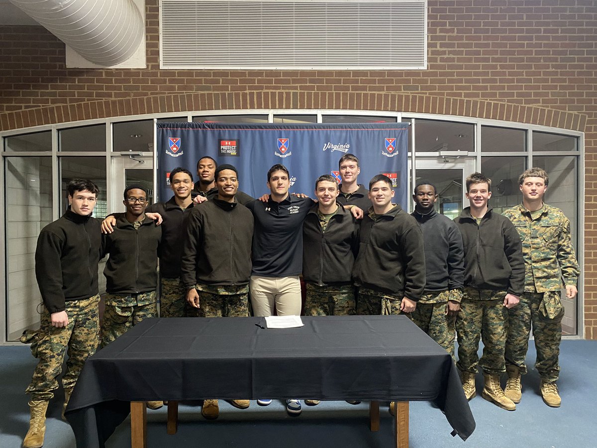 FUMAAthletics's tweet photo. Congratulations to @NickPetrillo18 who signed with @SUUFB_ this morning 👏

#GoFUMA https://t.co/MwvONGpRSG
