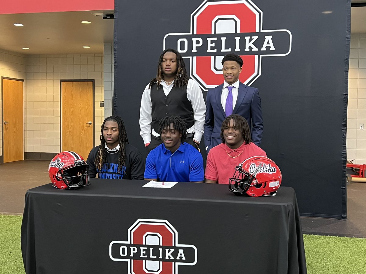 jahop23's tweet photo. Five signees today from @footballopelika!

@_kadencoop @TaeGay36 @jthorn318 @erik_speakman @opelikaschools @wtvmsports https://t.co/Y5Pm61A7sh