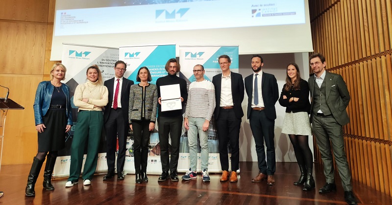 TelecomSudParis's tweet photo. 🌲🌲Découvrez #Morfo @IMTstarter, le vainqueur du #PrixInnovationBercyIMT @IMTFrance. Il contribue à la #reforestation à grande échelle, notamment en milieu tropical. Il encapsule des graines afin de les disséminer à grande vitesse dans les zones à restaurer à l'aide de #drones.