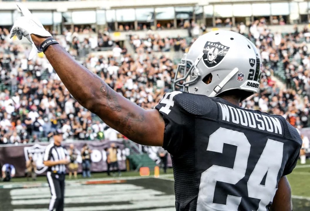 RaiderCody's tweet photo. Why is everyone saying the GOAT announced his retirement today?? That happened in 2015… https://t.co/nUxgZsCDFX