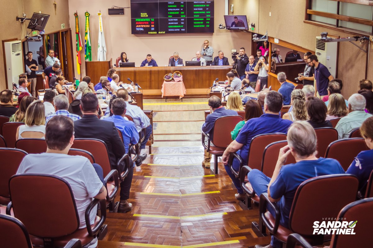 SandroFantinel's tweet photo. INICIAMOS OFICIALMENTE O ANO LEGISLATIVO NA CASA DO POVO.

HOJE TIVEMOS A PRIMEIRA SESSÃO ORDINÁRIA. https://t.co/Xzk4Onxn31