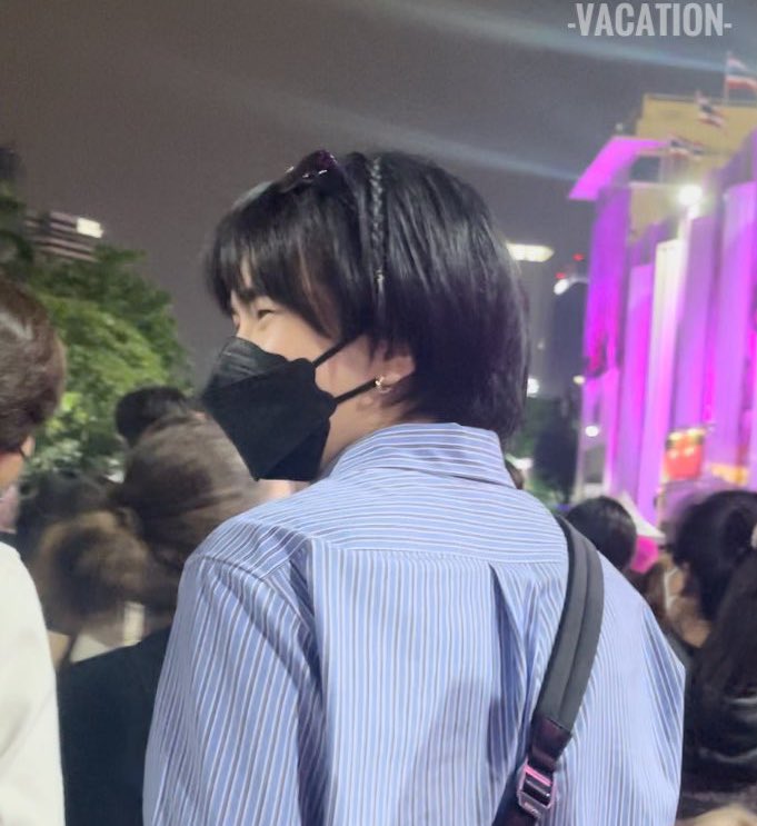 cclodye's tweet image. OH BIBLE BRAIDED HIS HAIR JUST LIKE BIU BACK DURING BP CONCERT