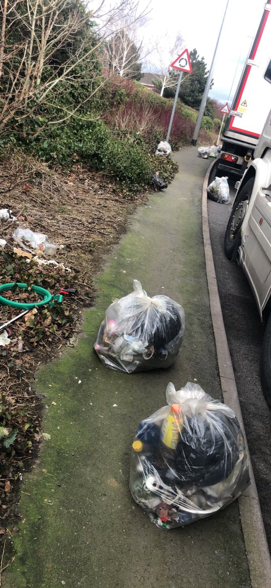 Decent afternoon out out #litterpicking #itter #rubbish #stafford #keepbritaintidy #litterheros #bagitbinit #truckerscleaningupbritain 19 bags in 3 hrs @TruckersUp 💚🌍👍👍