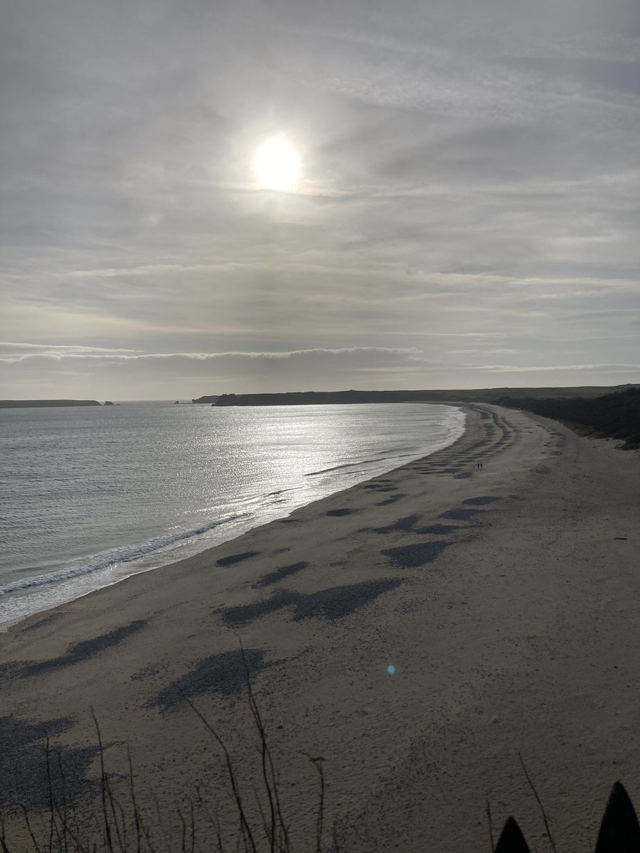 CarolEvs28's tweet photo. Fabulous walk today - plenty of fresh sea air - #Lydstep to #Tenby. #PembrokeshireCoastalPath https://t.co/runx8l8zCP