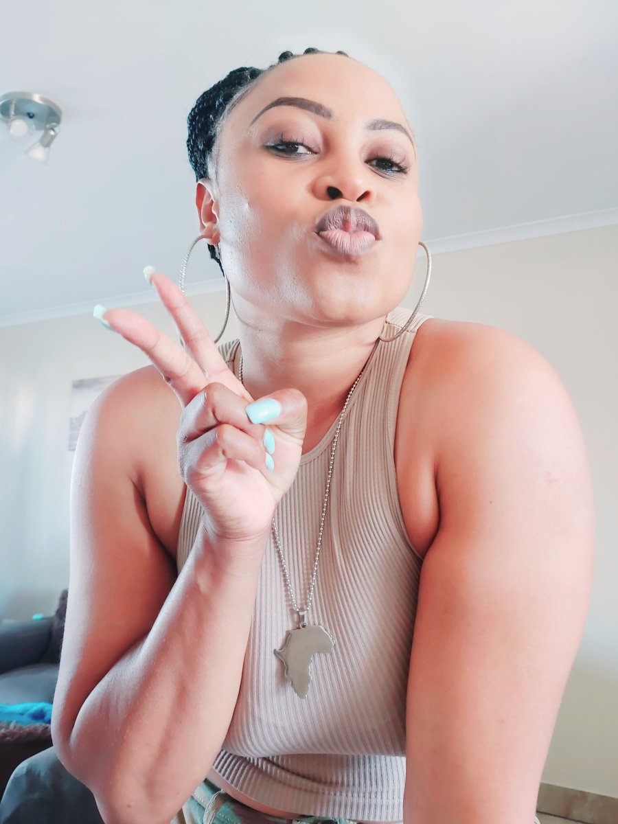 African_ch1ck's tweet photo. Day 32 of 365🦋 https://t.co/iHjGdv9Cz8