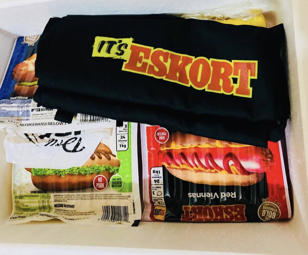 chanty_austine's tweet photo. @EskortFood Loving this a girly who knows what's best for her. Lol wanting only the best, funny part is how feisty she is but I love it. 😍😂😂😂 #EskortOriginal https://t.co/Irpcccj4iS