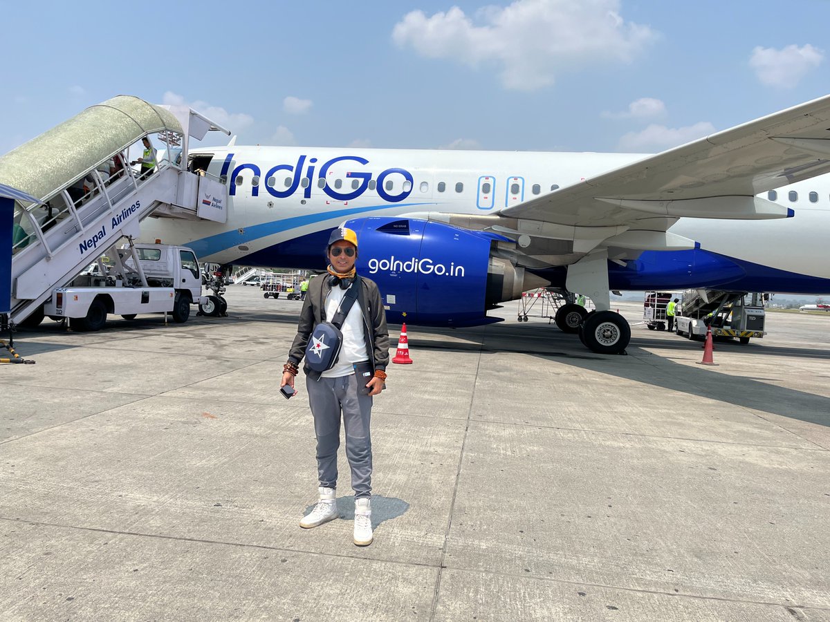 BSunandaa's tweet image. हवा मे उडणे वाली बस 
#airbus #travelling #indogo #lessplace #noplace #bus #airlines #directorlife #working #ElonMuskNews