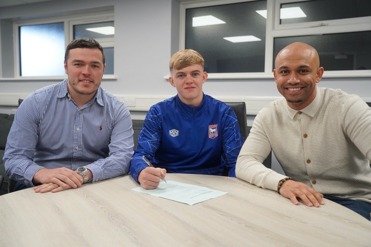 Ryan Carr tweet media