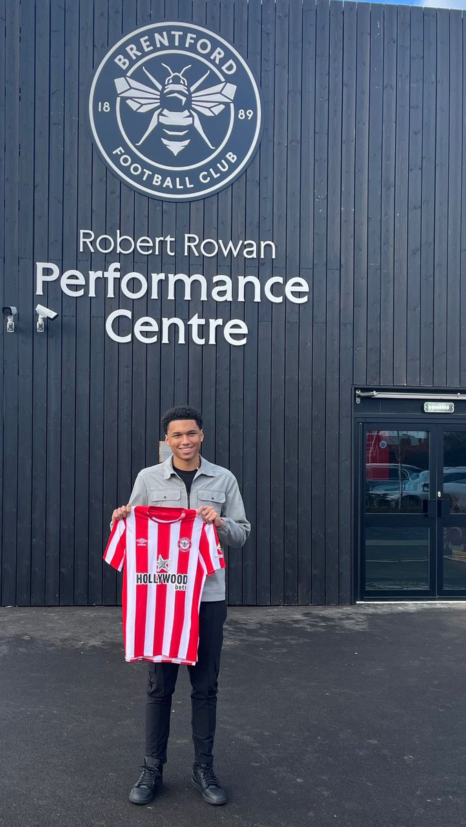 FulhamBoys_DS's tweet photo. Thrilled to be allowed to announce that Chanse Headman, a young man who has been with us for 6 and a half years has signed for Brentford FC. What an achievement! #oneofourown https://t.co/Q7bDcmjBfU