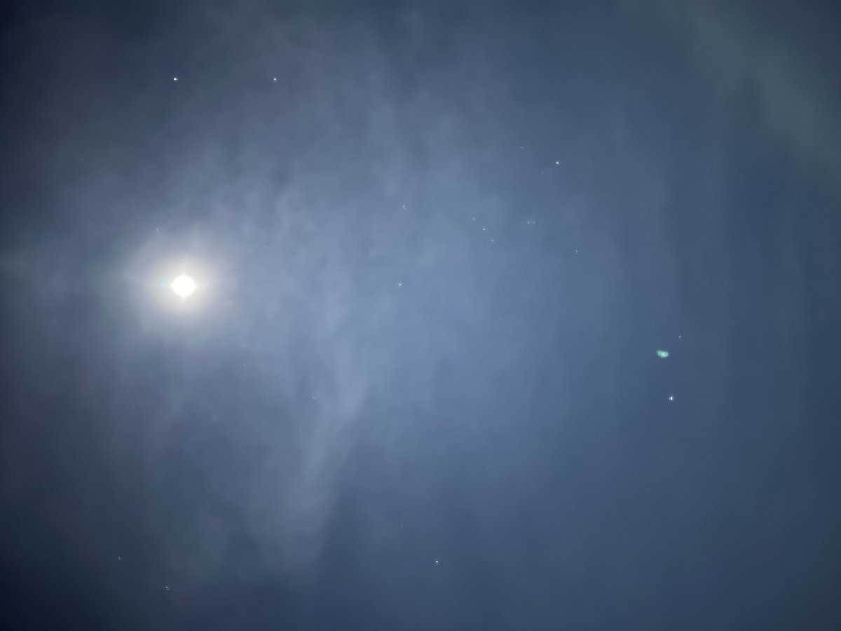 Rohan_cod's tweet image. Found it... The green comet

#greencomet #Space