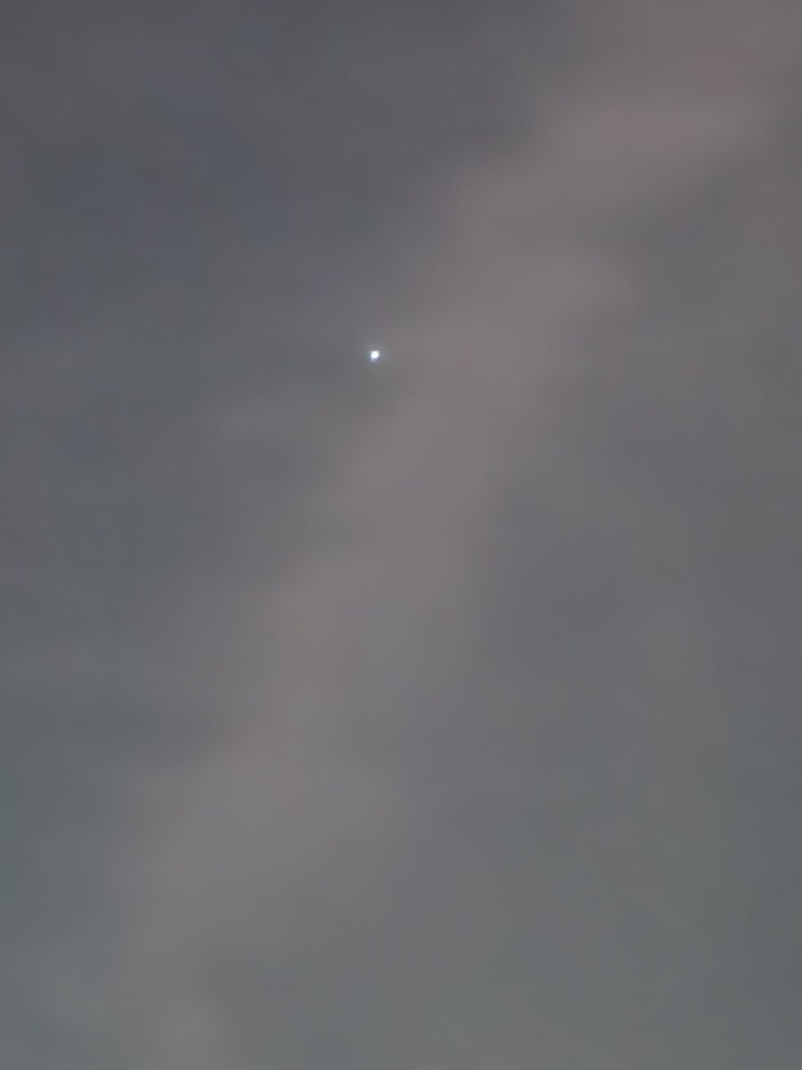 Rohan_cod's tweet image. Found it... The green comet

#greencomet #Space