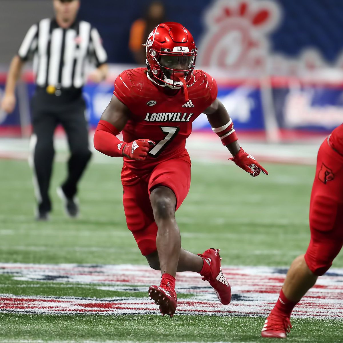Beyond Blessed and Honored To Receive An Offer From The University Of Louisville @CoachRonEnglish @CoachSteveEllis @CoachKLang @EvanshsFootball @CoachAJBrooks @A_G_Waseem @Andrew_Ivins @KiddRyno_Rivals @LouisvilleFB #GoCards