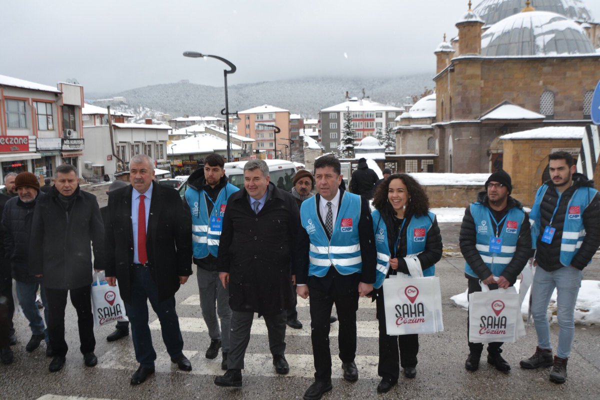 SahaCozum's tweet photo. CHP SAHA ÇÖZÜM YOZGAT’ta.
CHP Saha Çözüm Yozgat Ekibimiz, İl Başkanımız Sn. Abdullah Yaşar tarafından yapılan basın açıklaması ile çalışmalarına başladı. https://t.co/VBBYBmGvGR