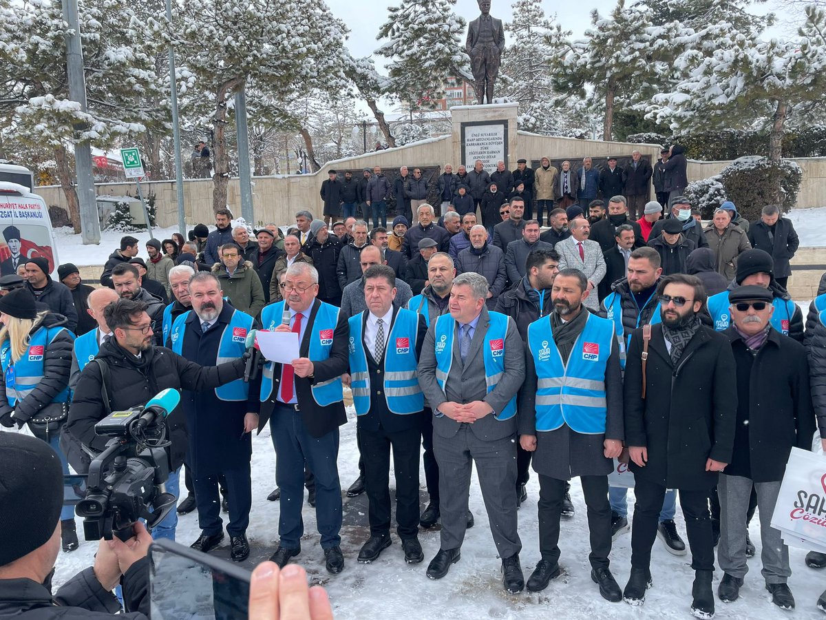 SahaCozum's tweet photo. CHP SAHA ÇÖZÜM YOZGAT’ta.
CHP Saha Çözüm Yozgat Ekibimiz, İl Başkanımız Sn. Abdullah Yaşar tarafından yapılan basın açıklaması ile çalışmalarına başladı. https://t.co/VBBYBmGvGR