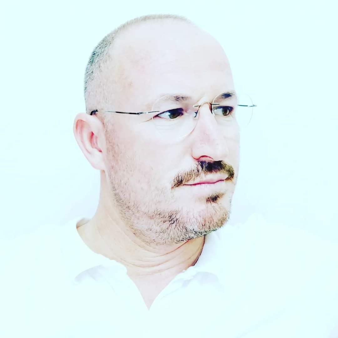 aliimali46's tweet photo. Bu hayatta Hiç kimseden ne gerisin ne önde,
Herkes kader örsünde dövülür Kendi deminde... https://t.co/omJ7qPzN6z