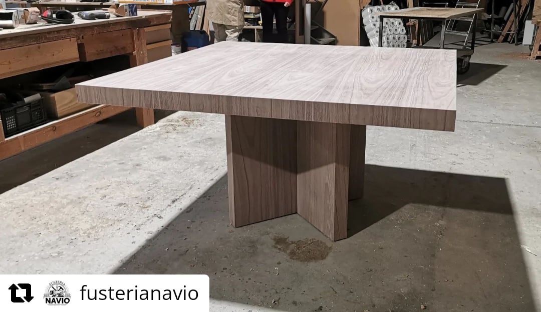 Taula menjador de Noguera, a punt per envernissar feta per la <a href="/FusteriaNavio/">Jose Navío Prieto</a> 

Segur que un cop acabada serà encara més espectacular!

#fustagirona #elsnostresassociats #fusta #associaciofustagirona