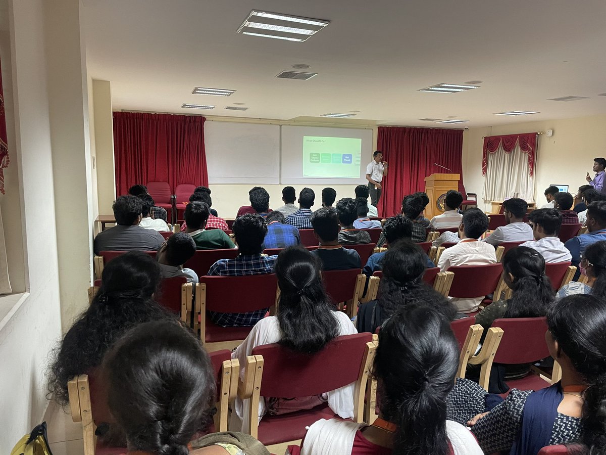 PrabhuShankarnd's tweet photo. we had Mr Pari Elango
Founder and CEO, @emploi Conducted an βCareer Discovery Sessionβ for the class of 2024
Loyola-ICAM College of Engineering and Technology π«
#Loyolaicamcollege
#LICET
#LICETPlacecom
#CareerDiscovery
#Placement2024
#LICETIndustrycommittee https://t.co/QMJmZ8KQ0l