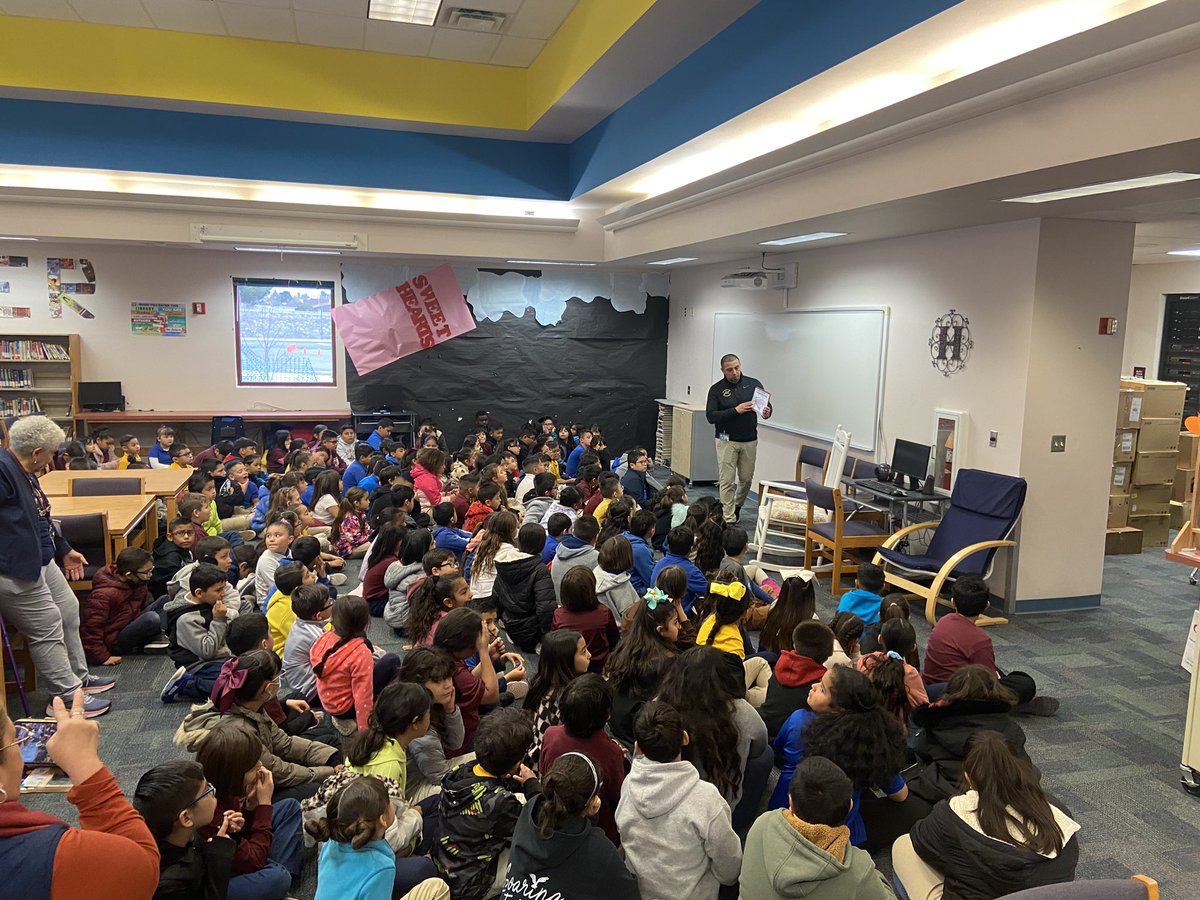 THANK YOU @ELDO_FB and Coach Martinez for visiting the NEST and educating our little Hawks about Black History Month!!!!!!!📖📚 #TeamSISD #HawkPride #AllinforKids