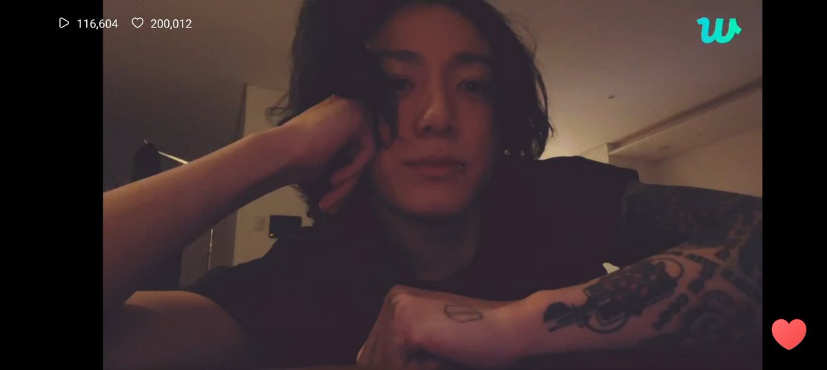 jimxbts1's tweet photo. ARMYS WAKE UP. JUNGKOOK CAME HOME. HE'S LIVE https://t.co/4sqUvRLb25