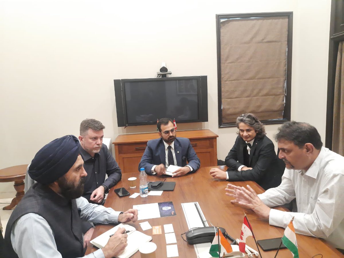 arjunduttaTC's tweet photo. Business meeting between #Raiven Capital & #InQube Innoventures Pvt Ltd on the sidelines of #Doing Business in Canada 3.0 event in Kolkata @DugsinPaul @DigvijayMehra @therkt -Canadian Trade Office Kolkata https://t.co/66GeZtrbuI