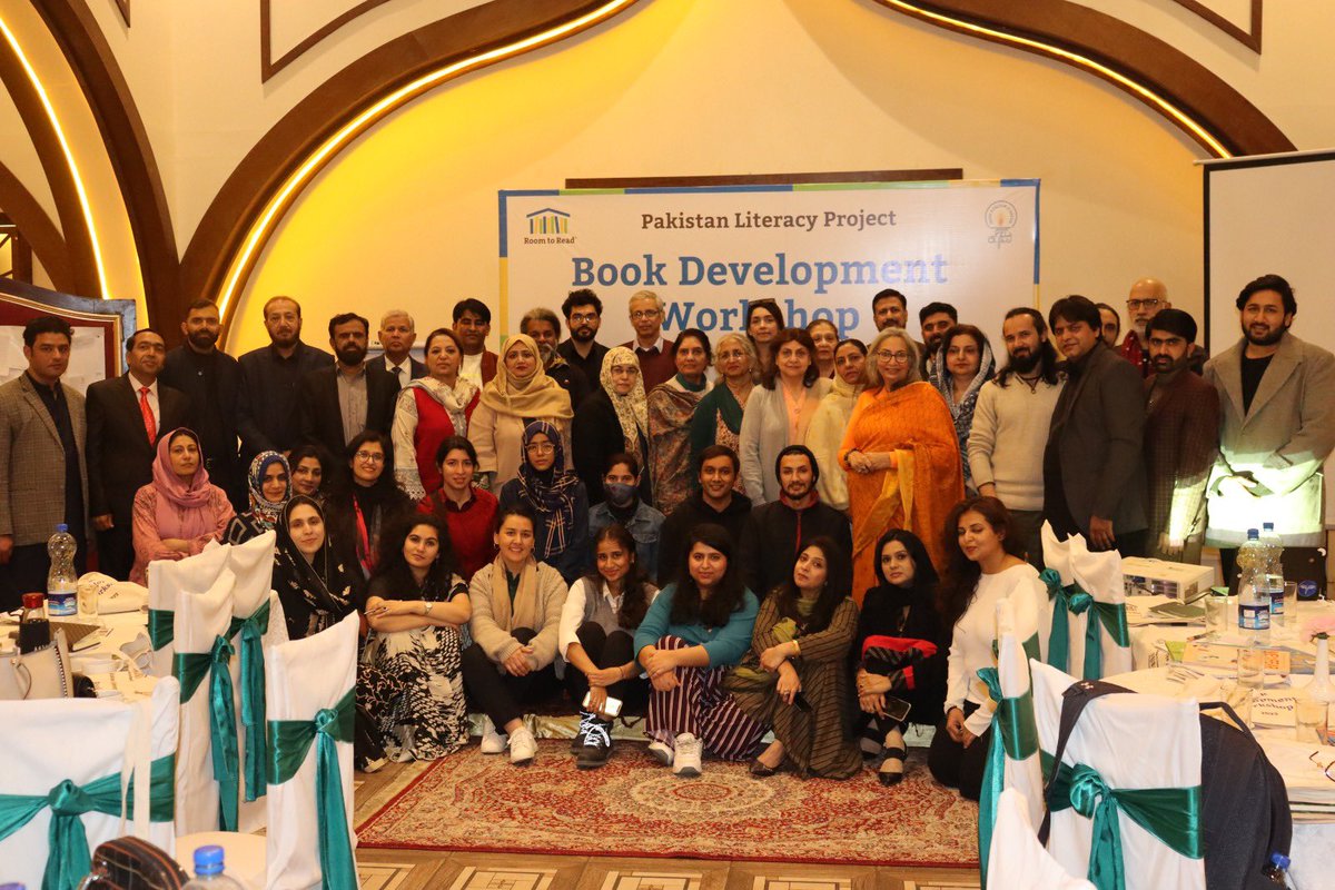 itacecorg's tweet image. #Highlights 
Day 1 of the 4-day Book Development Workshop under #PakistanLiteracyProject conducted by Mr. Mahesh Prathirathna of @RoomtoRead &amp;amp; Ms. @husain_rumana of #ITACEC in Lahore. Three workshops have been planned in order to develop 15 exciting #storybooks for #children