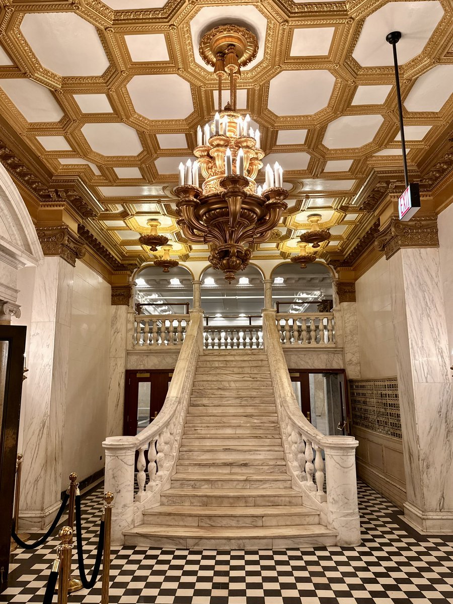 cryanshelton's tweet photo. I absolutely loved my stay at @ChiAthletic Hotel last night. Did not fully take advantage of everything this place had to offer, so I will certainly be back for a longer stay! https://t.co/uLVgxFU7rZ