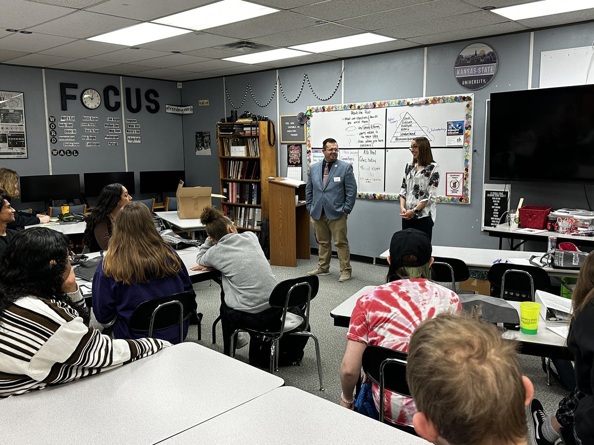Thanks <a href="/SecondaryEd_ESU/">ESU Secondary Education</a> for visiting with my Teaching as a Career class today! #stingersup