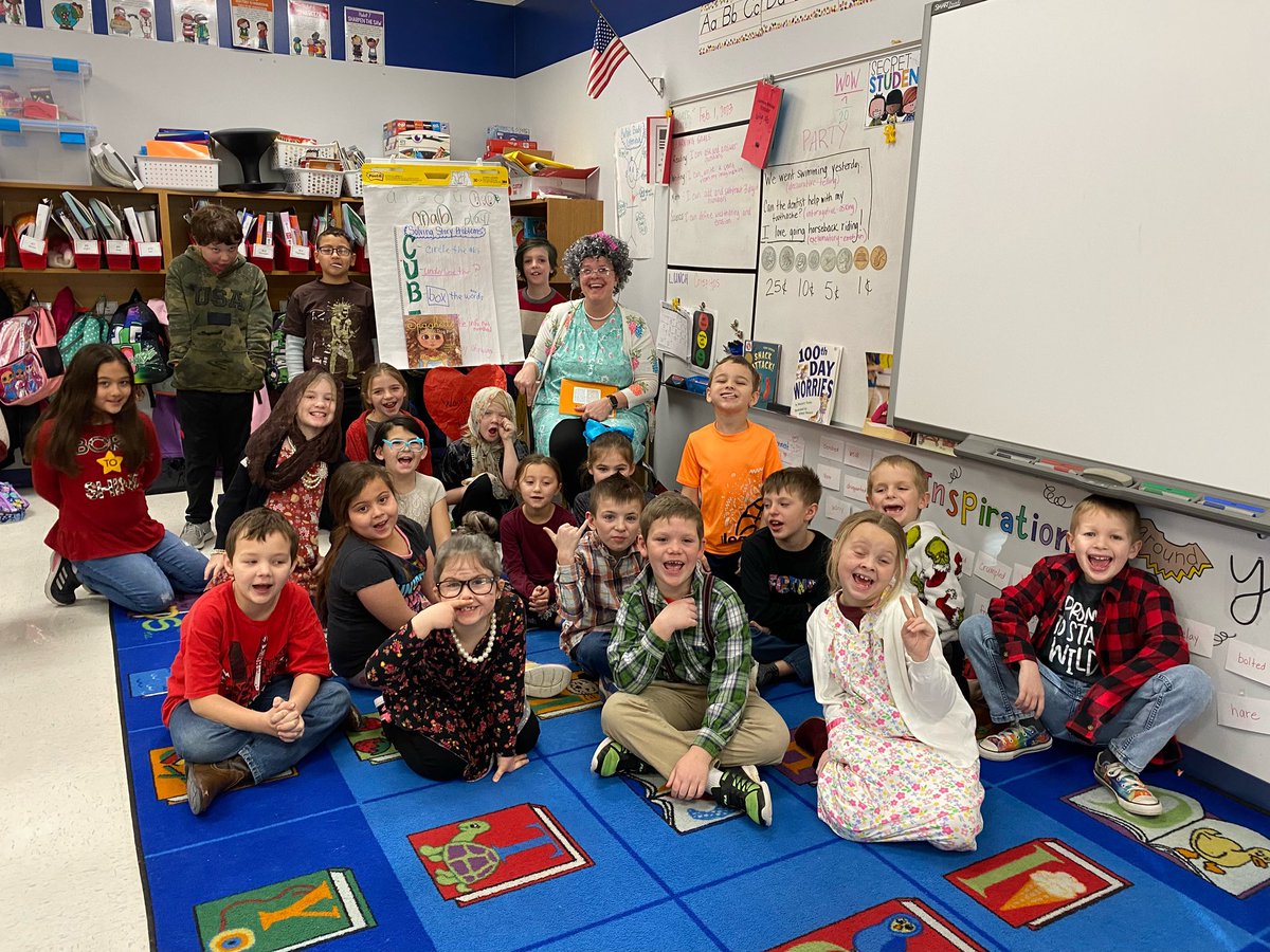 thecarel5's tweet image. Granny Carel enjoyed her 100th day of school.  #Proud2BNorthies #JCSchoolsChampions #WeAreElementary