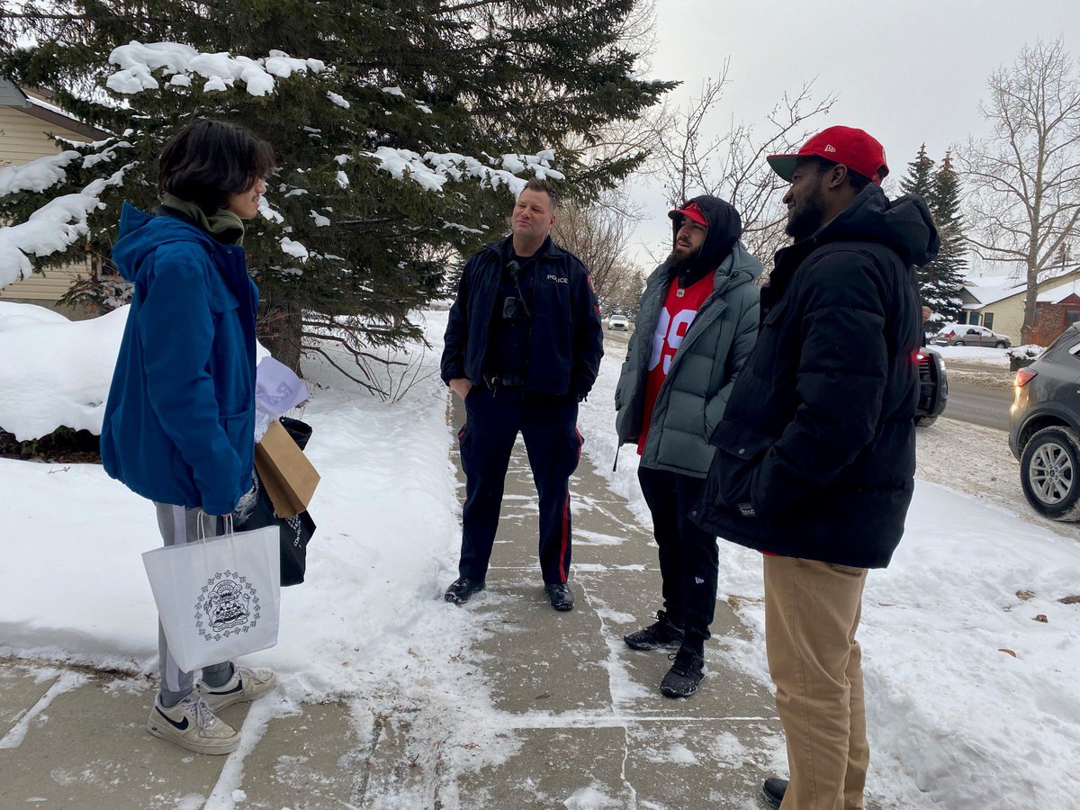CalgaryPolice's tweet photo. Our officers teamed up with @calstampeders, @CPFYYC &amp; Raw Sports to bring some much-needed support to 16-yr-old Marcus and his family. Marcus is currently fighting cancer and we wanted him know we’ve got his back. #NoOneFightsAlone @ColtonHunchak @tre5_roberson https://t.co/EHfpkIB3Ur