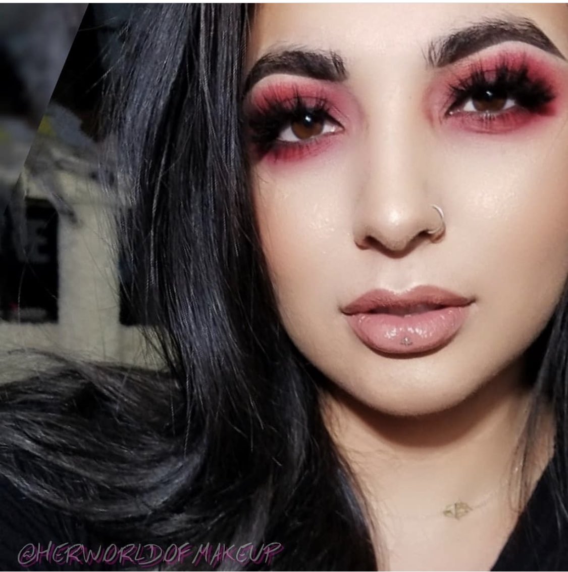 glue2myOFFstrip's tweet photo. Excited to share this years Vday looks, this one was a from couple years back. Time to recreate ❤️❤️‍🔥 stay tuned!!!! #vdaymakeup @Jaclynhill @MorpheBrushes https://t.co/OOKQd50BDV