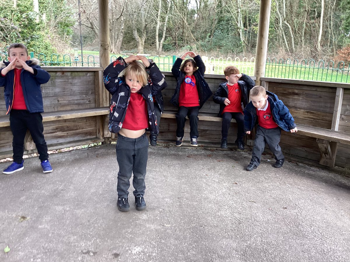 Expressive arts - re-enacting  the story Goldilocks and the 3 bears. Searching for natural material to build a new bowl, chair and bed for baby bear.