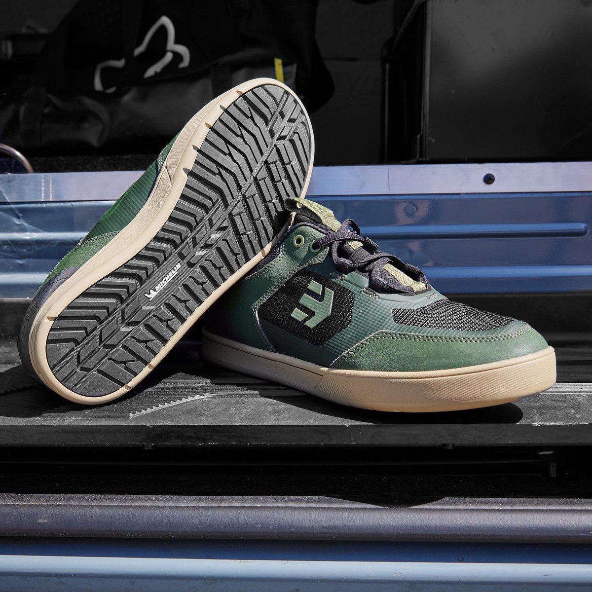 etniesbike's tweet photo. The Camber Pro. Fiberlite Michelin outsole with 3/4 shank, for the perfect mix of pedal grip and flexibility. The neoprene sock keeps out the dirt/ water, making it a great for digging too. Get yours at https://t.co/DQN9zZrPFZ. #etniesBuiltToPerform #etniesCamberPro #NoDigNoRide https://t.co/sRirgw6KBh
