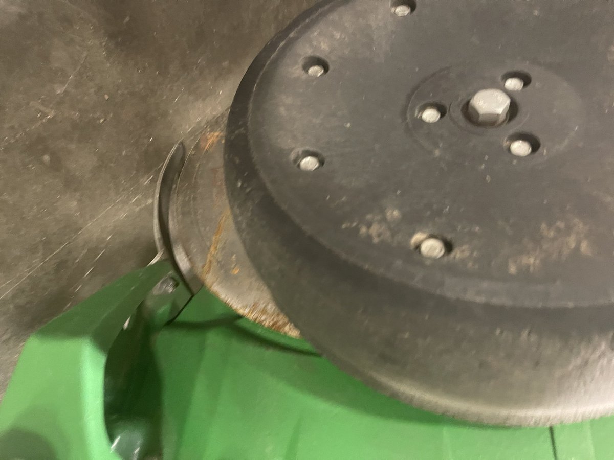 jfreidel's tweet photo. Have a customer looking to sell 8 ME5 row units along with variable drive, harnesses and controllers. Came off a 2016 1765 8r 30in planter. https://t.co/oq4CosWZAw