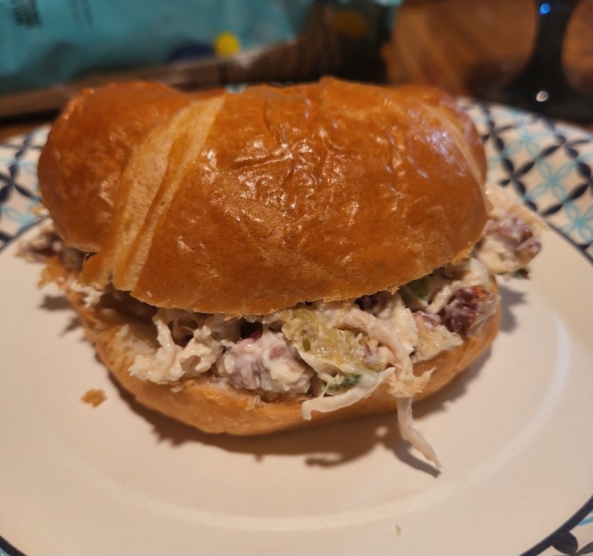 DownHomeWoman's tweet photo. Today's lunch:
Smoked Chicken Salad with pecans, white raisins, dried cranberries, onion, and celery. 
#StayedHome https://t.co/jMLcdnnCAP