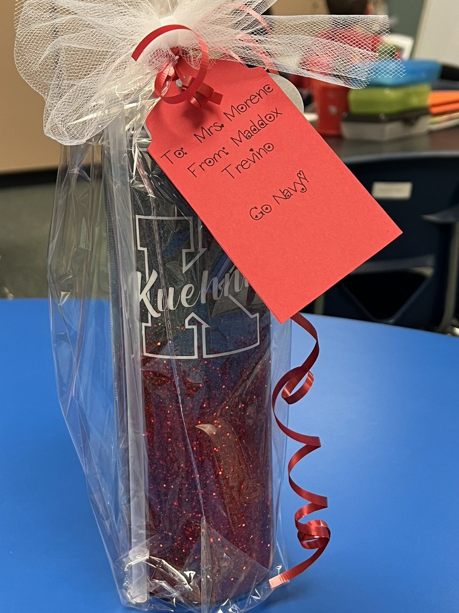 jsmoreno1's tweet photo. I LOVE my new cup! Thank you Maddox and family. We have the best parents. @KuehnlePto @KuehnleKISD https://t.co/vALysMluFN