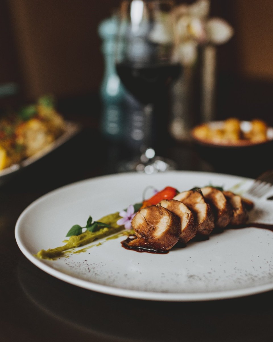 Delight yourself with the variety of dishes either in our restaurant or from the comfort of your room by ordering through our #FourSeasons room service APP. A unique experience for you to enjoy your stay from start to finish. 📲 🛎️ #FSBogotá