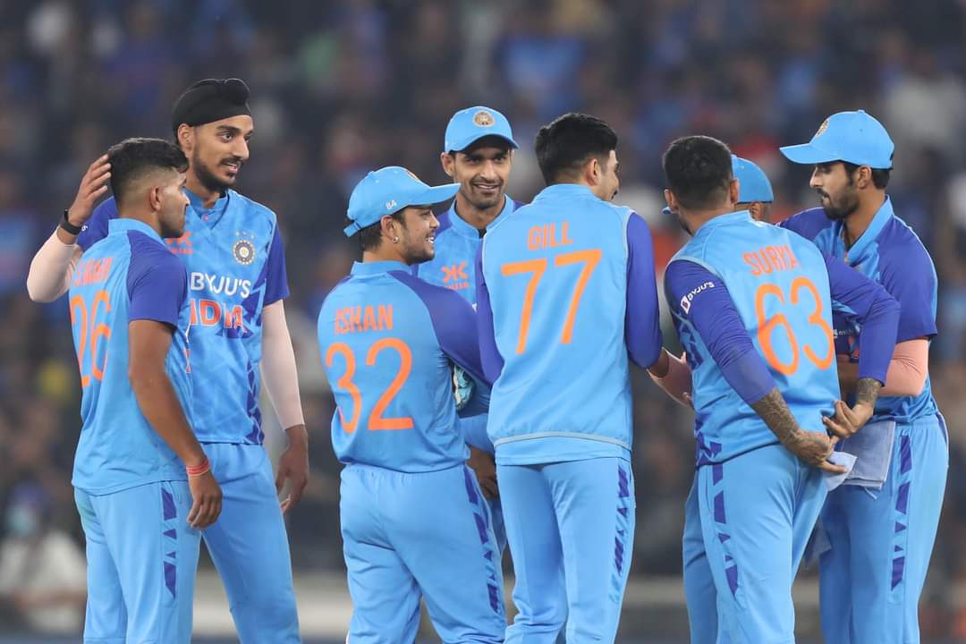 भारतीय क्रिकेट टीम ने #T20Cricket मैच में बेहतरीन प्रदर्शन कर न्यूजीलैंड के विरुद्ध तीसरे मैच में शानदार जीत हासिल कर 2-1 से सीरीज अपने नाम कर ली है !! बहुत बहुत बधाई ।।