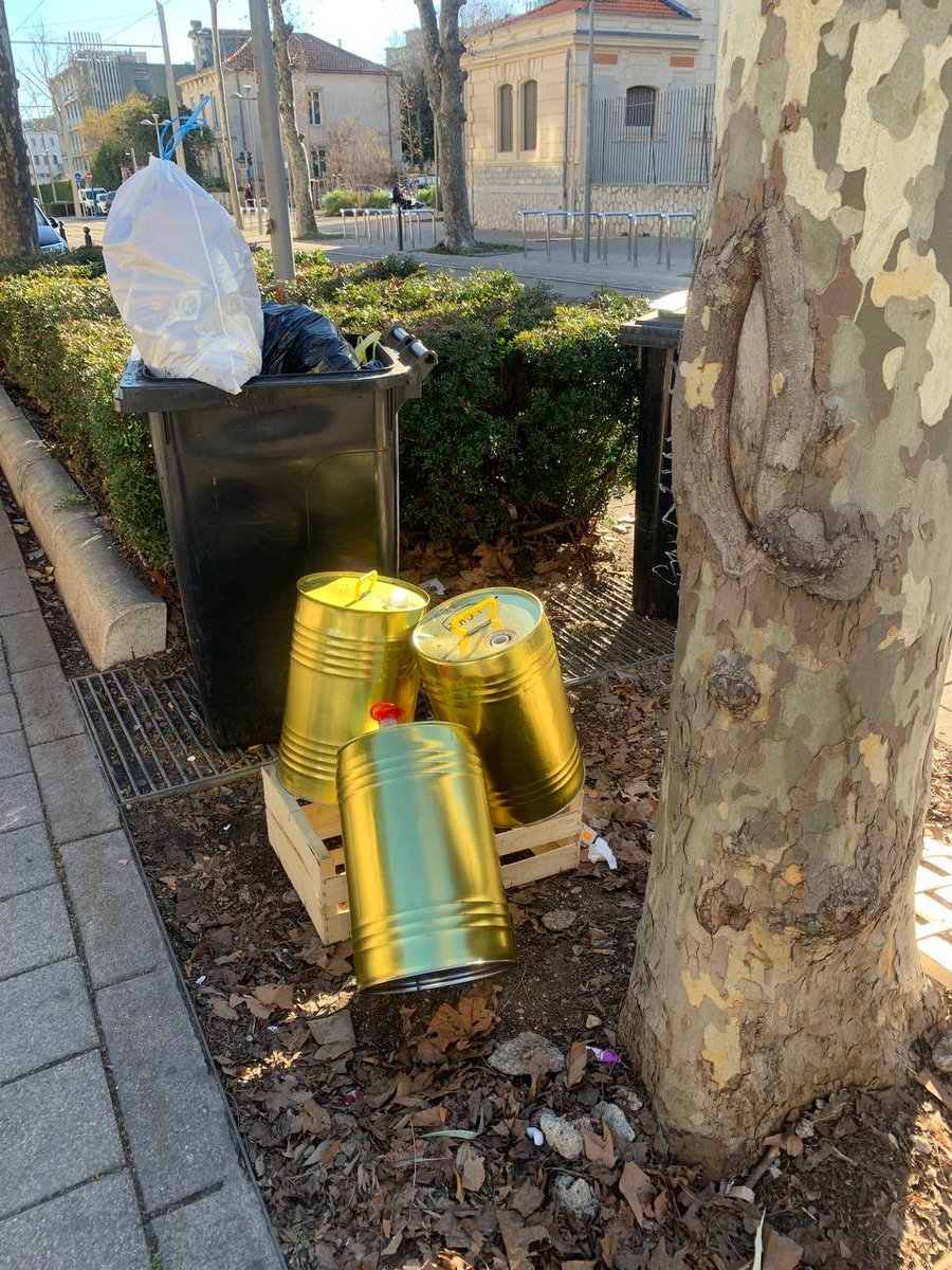 MoynierJ's tweet photo. #plusdetri art L541-21-1 du code de l'environnement depuis le 1/01/21, les entreprises, dont la production annuelle dépasse 5 tonnes ou 60 litres pour les huiles, ont l’obligation de tri à la source des biodéchets, avant la suppression de ce minimum au 1er janvier 2024. ♻️ https://t.co/UobNjOfuYC