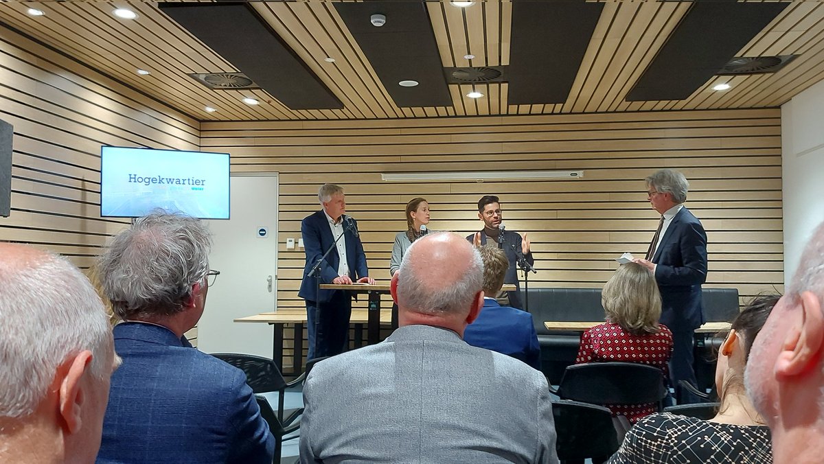 kkoolstra's tweet photo. Hogekwartier Amersfoort met 820 woningen vandaag voltooid na 15 jaar ontwikkelen en bouwen. Gefeliciteerd bewoners, de Alliantie, gemeente Afoort! @Hogekwartier https://t.co/ey6lYWkckz