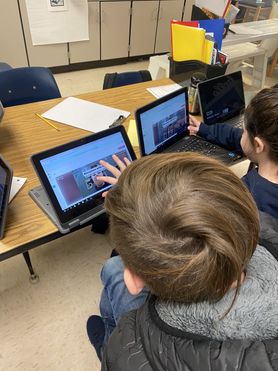 LearnwithMsLake's tweet image. We LOVE celebrating #WorldReadAloudDay! Sharing their Build a Story Challenge on  @MicrosoftFlip was a highlight for sure, and Ss were blown away listening to The People Can Fly read aloud ❤️#LearnLeadExcel @Kempcougars