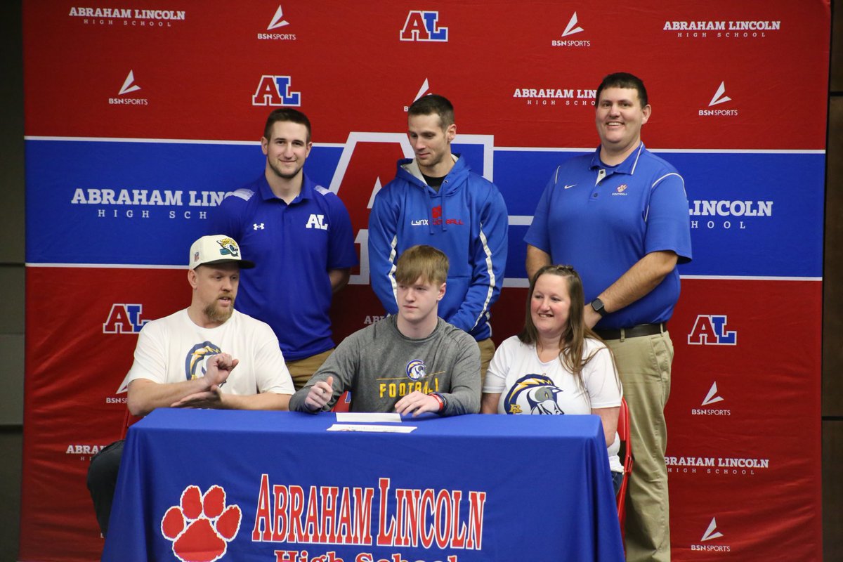 ALHSathletics's tweet photo. Congratulations to Wade Brown and his parents for signing to continue his education and play football at Briar Cliff University!!! https://t.co/oUQ6oh6yXS