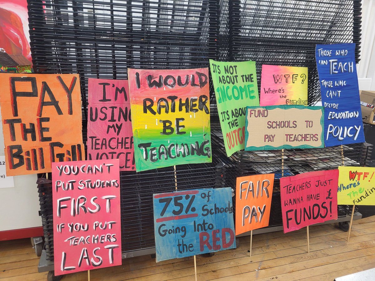pplsassembly's tweet photo. Here's a couple of our top pick photos from today's @NEUnion Strike actions and rallies!
Pay Up Tories!
No Ifs not Buts - No Education Cuts!
#BringDownTheTories #ToriesOut #SupportAllStrikes #DefendTheRightToStrike #AllOutOnFeb1 #StrikeDay #RightToStrike https://t.co/uDxb860pZ0